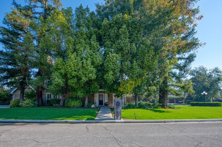 Property Photo:  1771 S Waverly Lane  CA 93727 