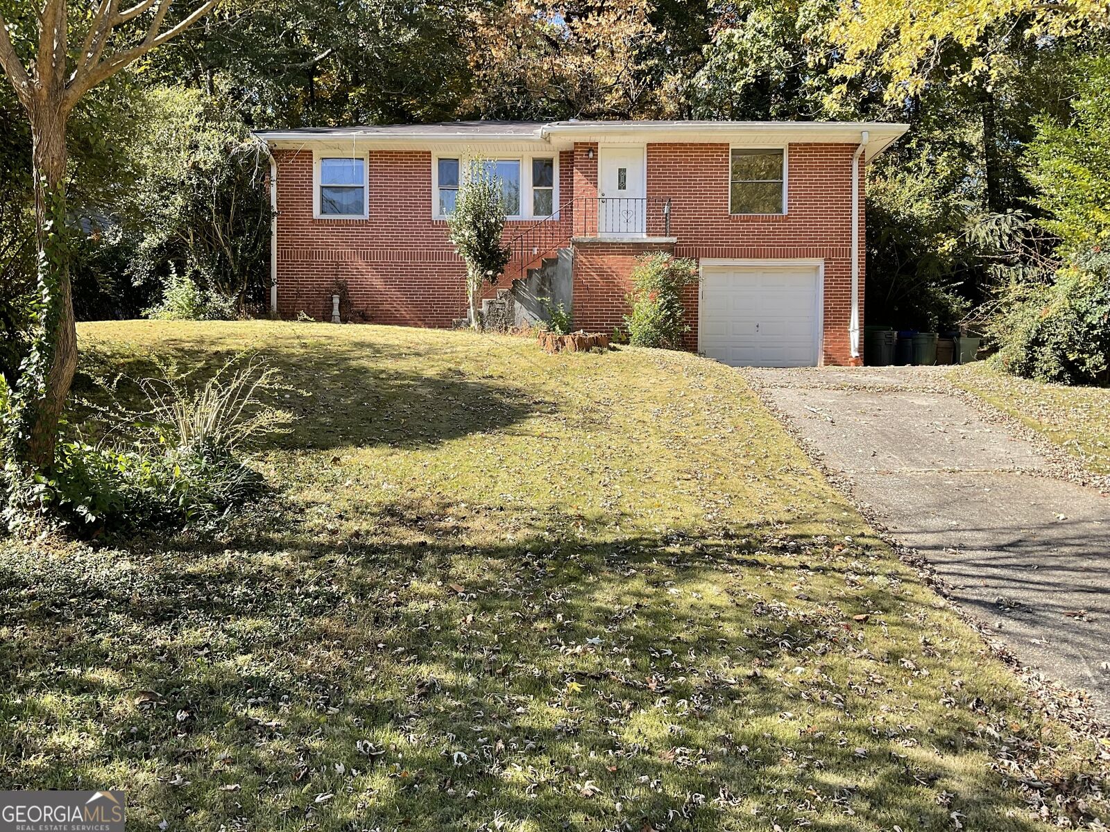 Property Photo:  2492 Hunting Valley Drive  GA 30033 