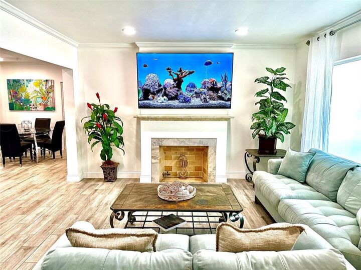 Property Photo: 1742 NE 7th St FL 33304