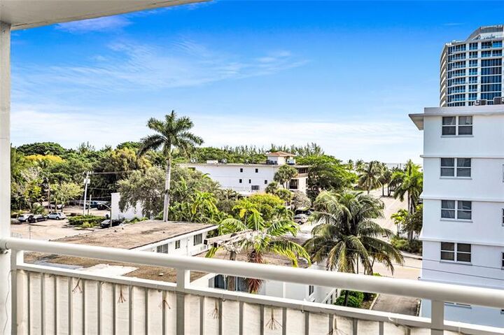 Property Photo: 720 Orton Ave 505 FL 33304