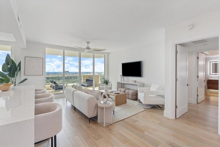 Property Photo:  411 N New River Dr 2805  FL 33301 