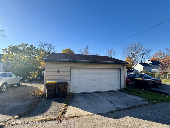 Property Photo: 317 E Elm Street MI 48854