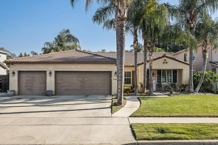 2144 N Tommy Street  Visalia CA 93291 photo