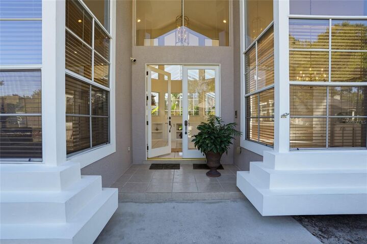 Property Photo:  5203 Hillview Lane  FL 32819 