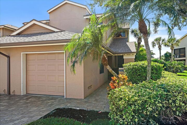 Property Photo:  5268 Heron Way 204  FL 34231 