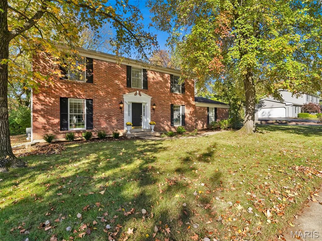 Property Photo:  2323 Hollyhead Drive  MO 63131 