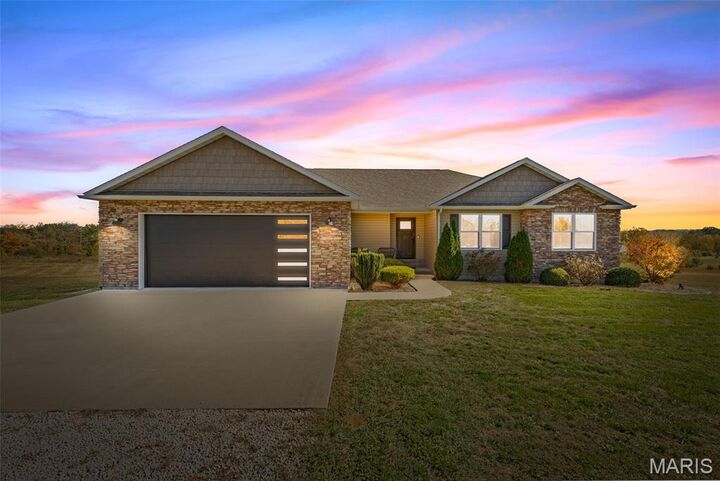 1037 Madison 207  Fredericktown MO 63645 photo