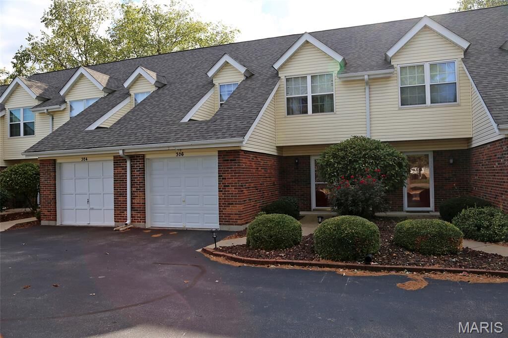 Property Photo:  326 Devonshire Court E  MO 63376 
