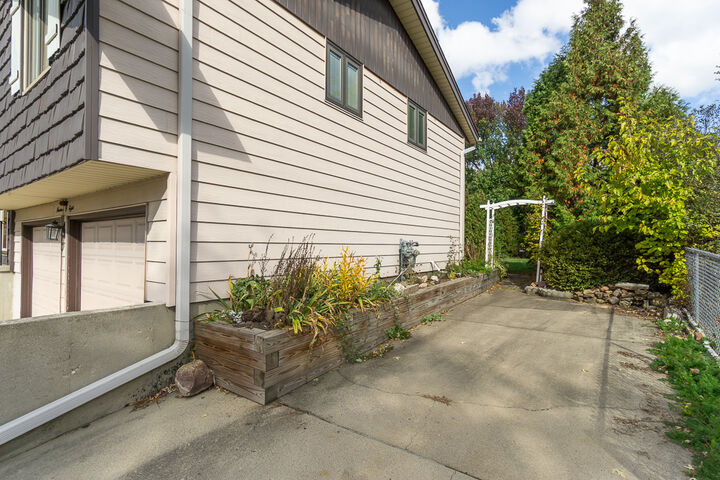 Property Photo: 1908 Capri Lane IL 60193