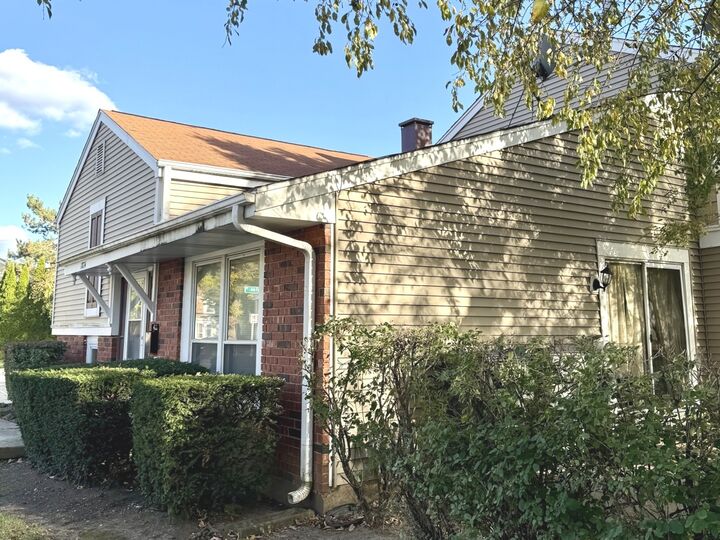 Property Photo: 1874 Wellington Place 1874 IL 60169