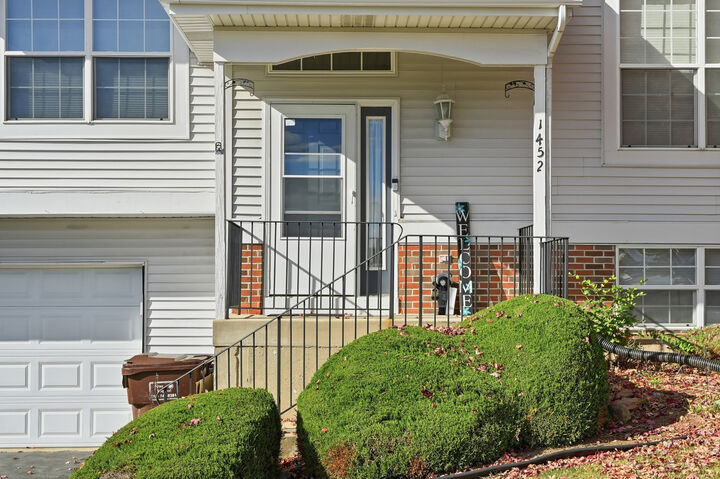 Property Photo: 1452 Fox Hound Trail IL 60401