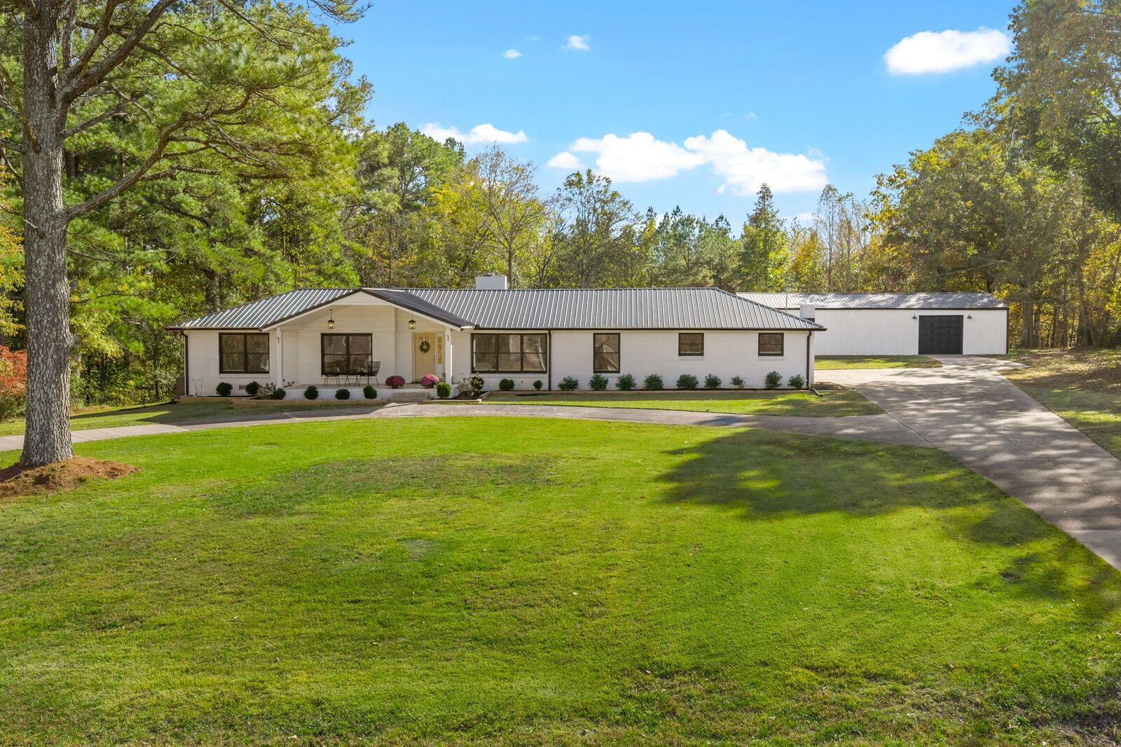 Property Photo: 412 Belmont Rd TN 37040