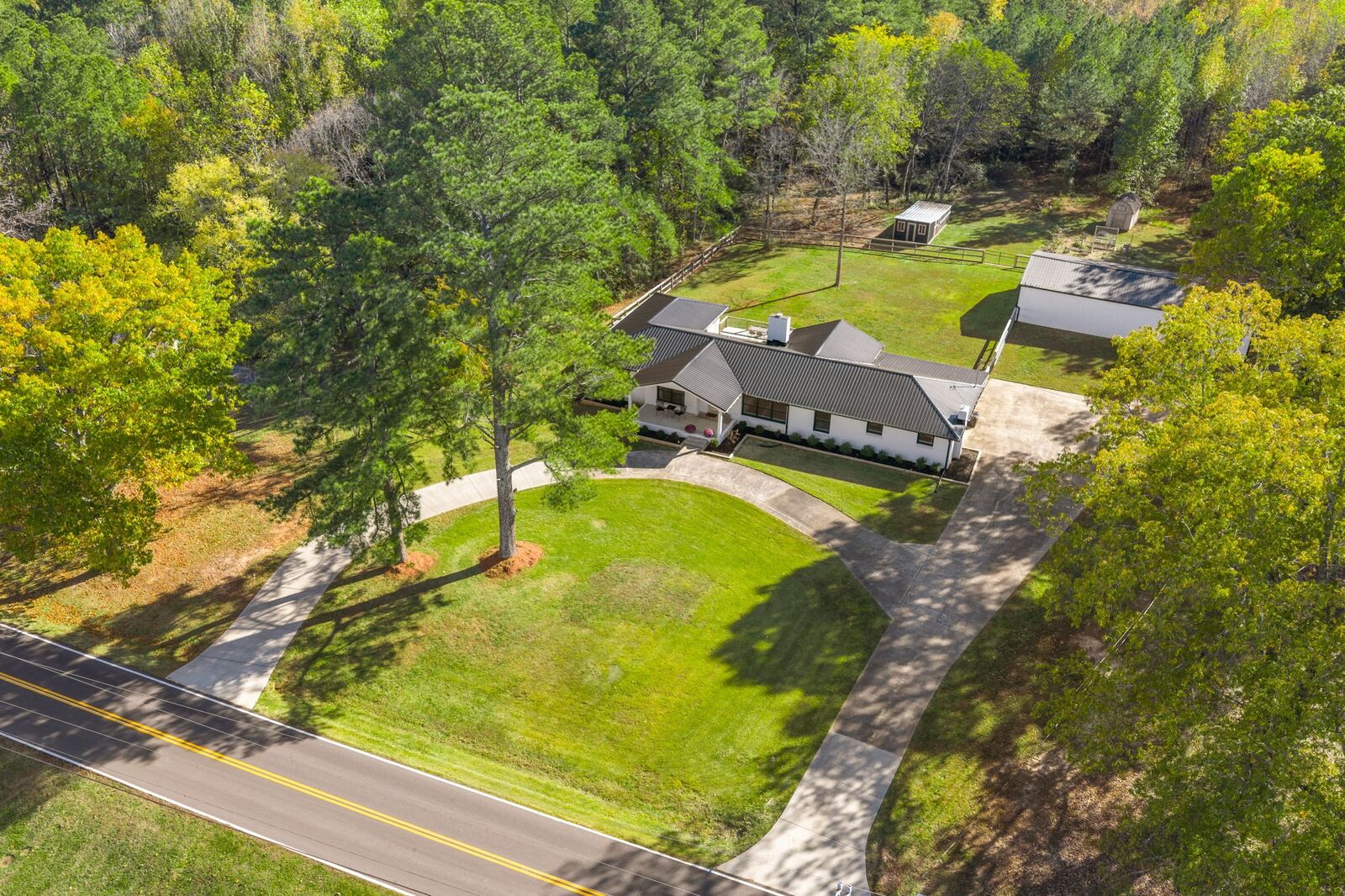 Property Photo: 412 Belmont Rd TN 37040