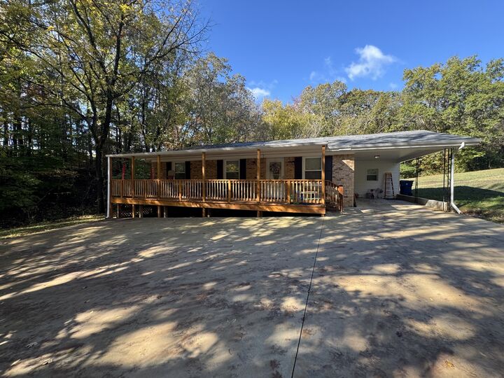Property Photo: 333 Main St TN 37058