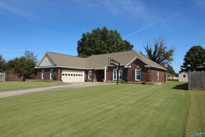 Property Photo: 2340 Villaret Drive SW AL 35803