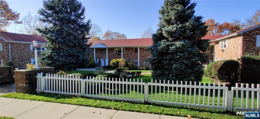 Property Photo:  456 Grand Avenue 5A  NJ 07605 