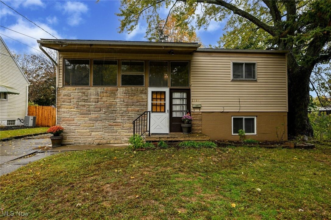 Property Photo:  2784 Conway Street  OH 44314 