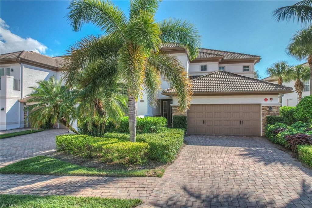 Property Photo:  8026 Players Cove Dr 4  FL 34113 