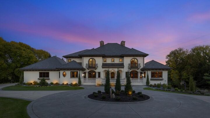 Property Photo:  1560 Hunter Drive  MN 55391 