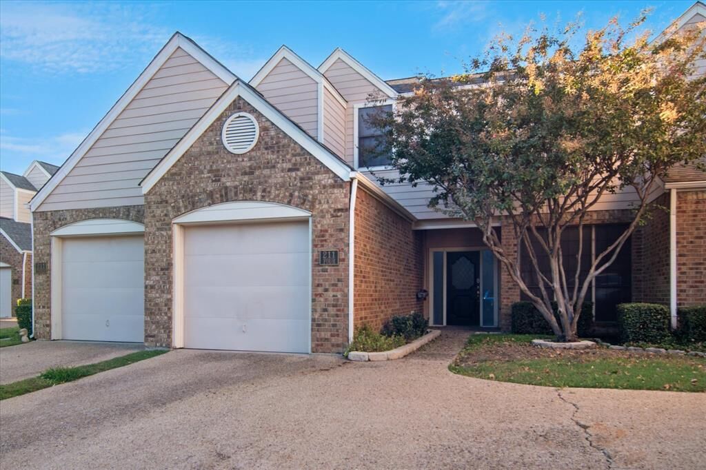 Property Photo:  211 Cimarron Trail 4  TX 75063 