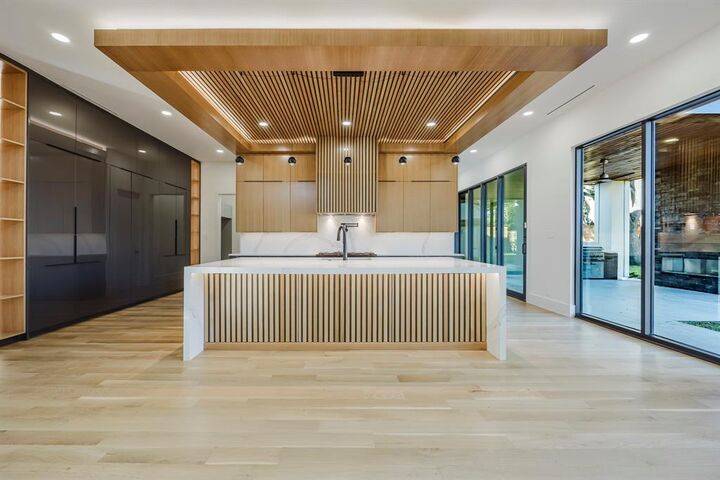 Property Photo:  5723 Meletio Lane  TX 75230 