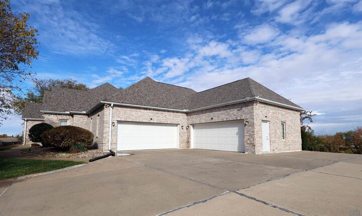 Property Photo: 33154 Hickory Avenue IA 51108