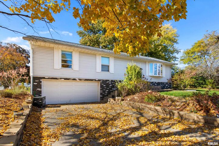 Property Photo: 101 N Oregon Avenue IL 61550