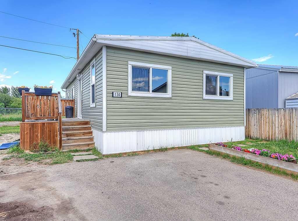 Photo de la propriété:  130 Sunset Way NE  AB T1V 1J4 