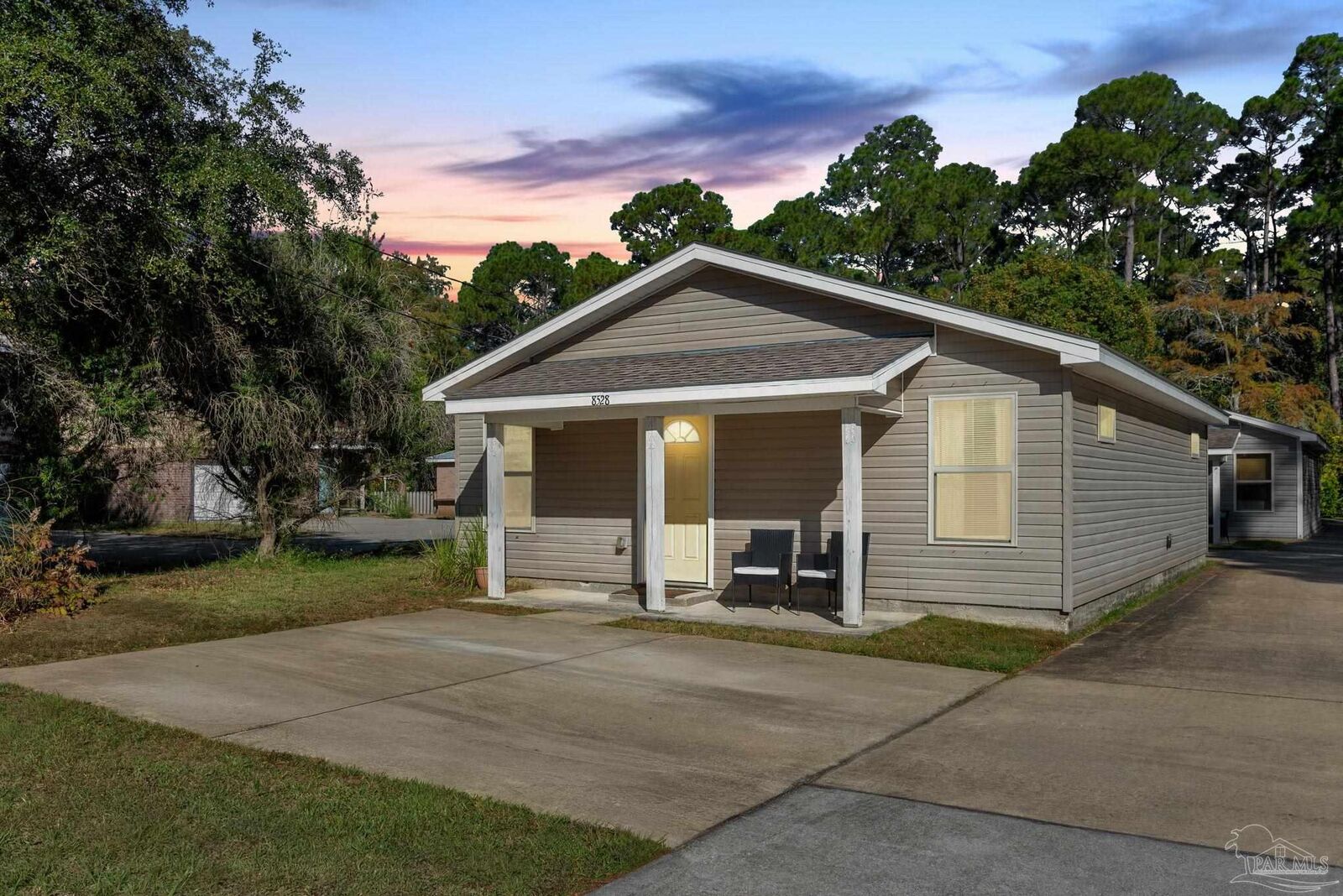 Property Photo:  8528 Laredo St  FL 32566 