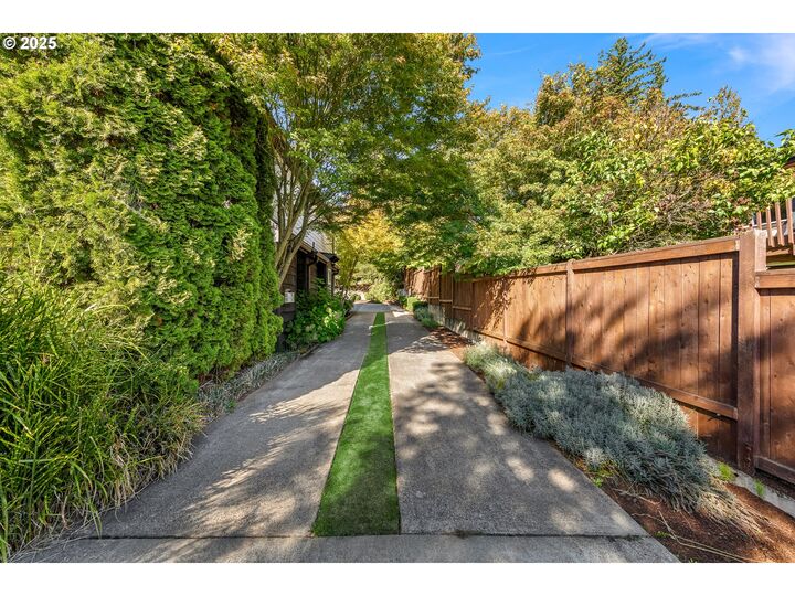 Property Photo:  2520 SE Ellsworth Rd  WA 98664 