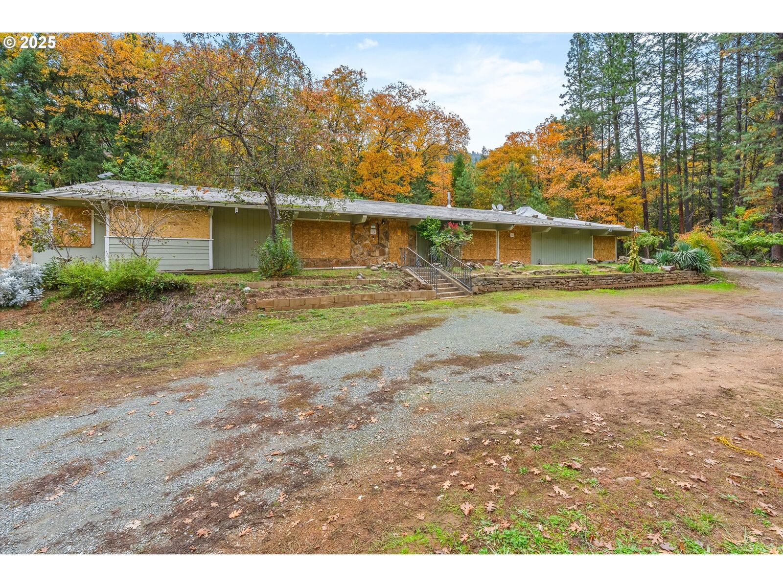 Property Photo: 4400 Foothill Blvd OR 97526