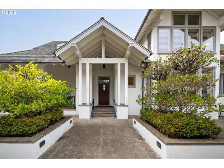 Property Photo:  4080 Spring Blvd  OR 97405 