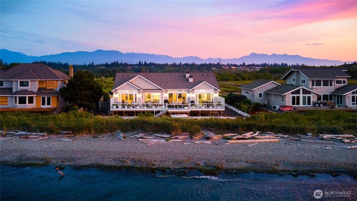 Property Photo: 33 E Seashore Lane WA 98382