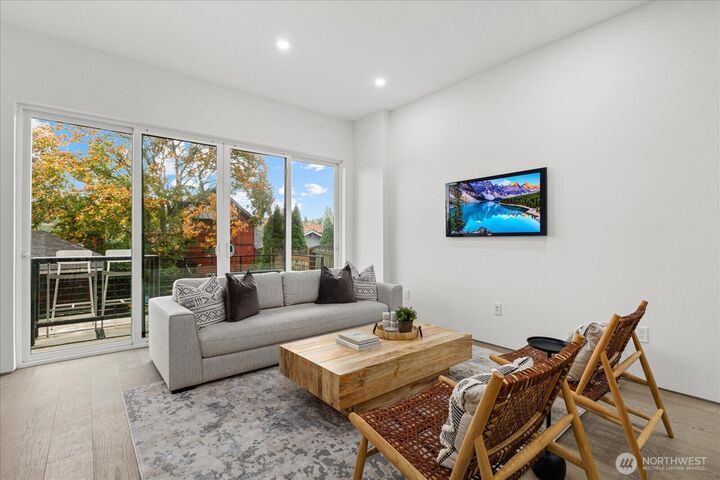 Property Photo:  1114  26th Avenue D  WA 98122 