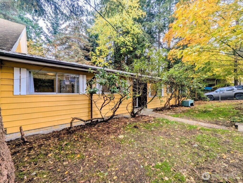 Property Photo: 17253 44th Avenue NE WA 98155