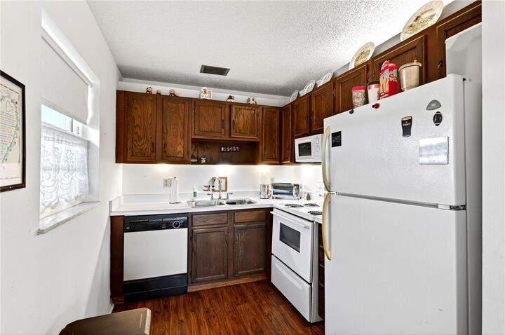 Property Photo:  108 Springlake Drive 203  FL 32962