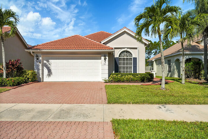 Property Photo:  715 SW Munjack Circle  FL 34986 