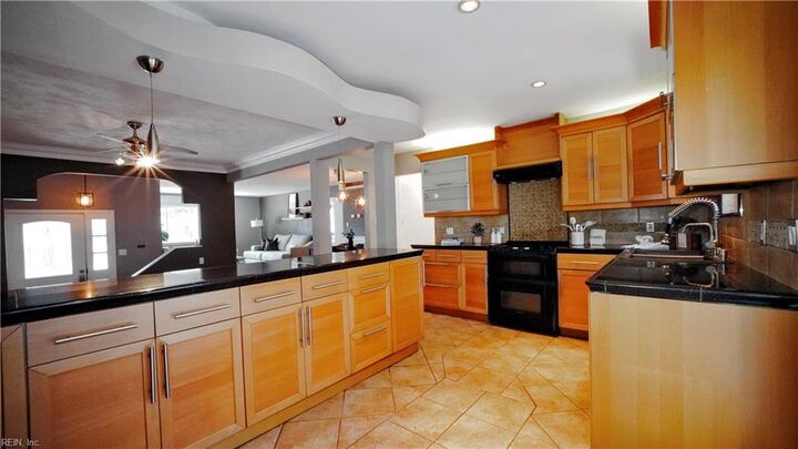 Property Photo:  469 Greencastle Ln  VA 23452 