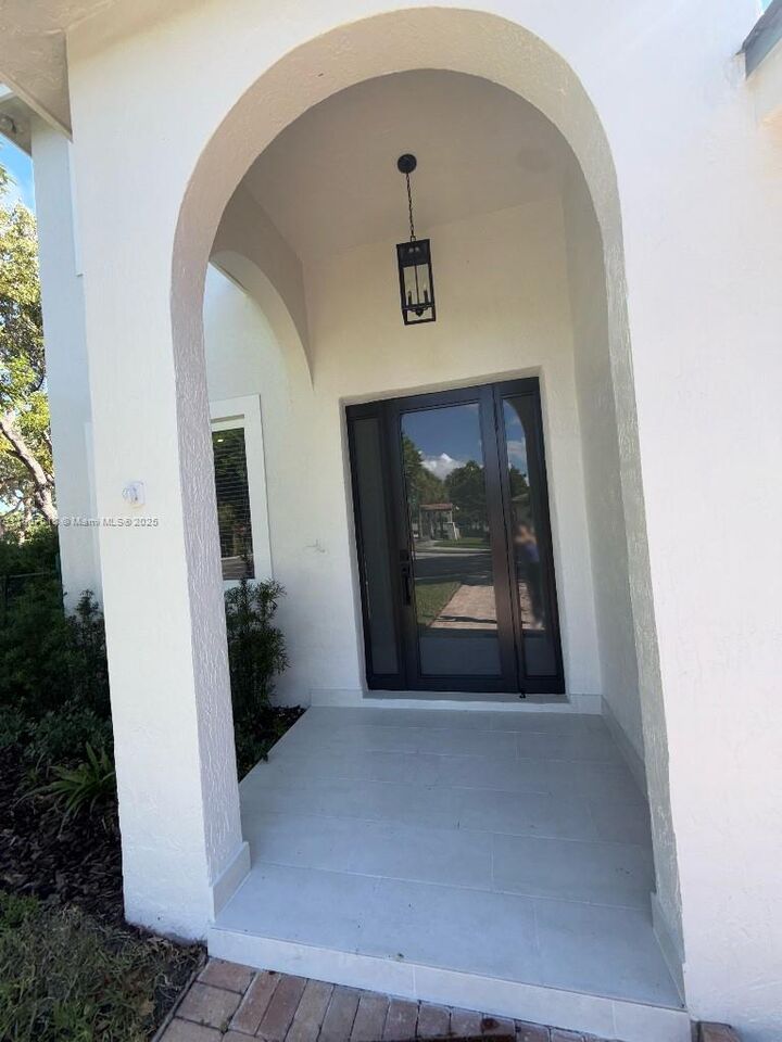 Property Photo: 12427 SW 121st Ave FL 33186