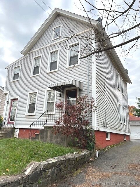 Property Photo:  372 East Street  CT 06051 