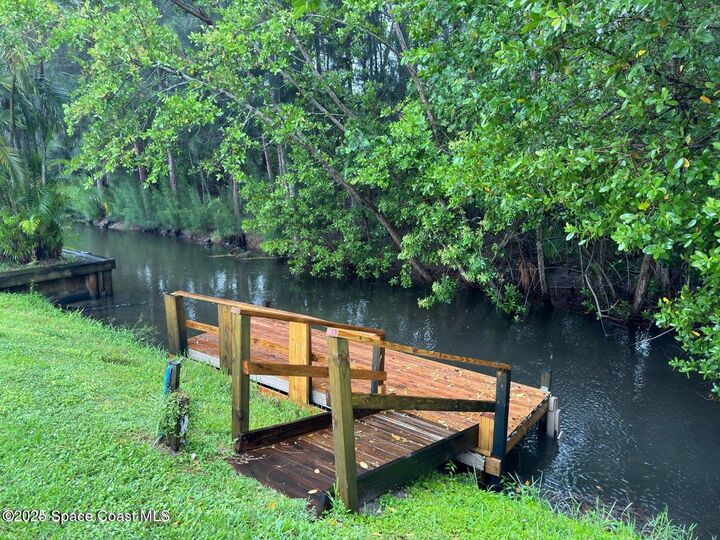 Property Photo:  332 Nikomas Way  FL 32951 