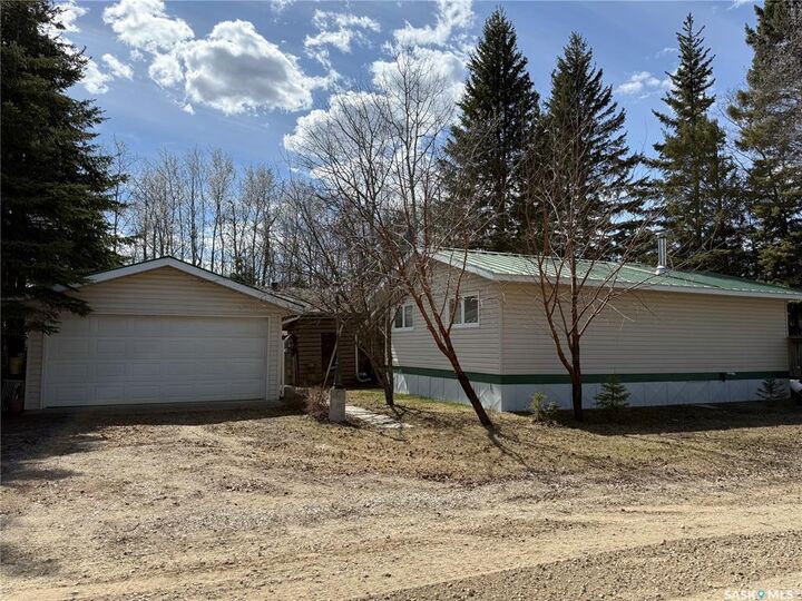 Property Photo:  201 Kenderdine Lane  SK S0M 1J0 