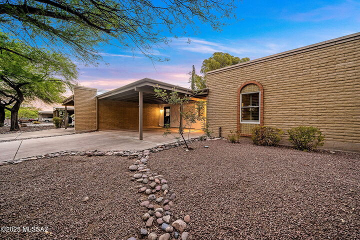 Property Photo: 8133 E Renaud Lane AZ 85710