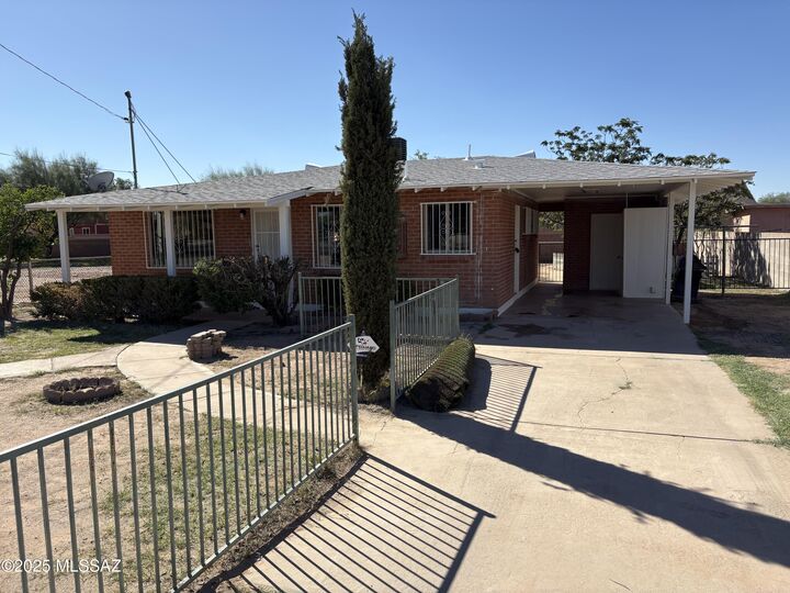 Property Photo: 5116 S Park Avenue AZ 85706