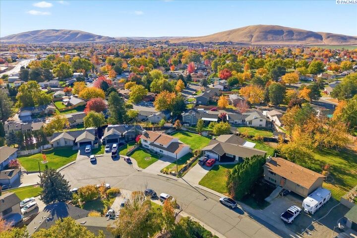 Property Photo:  1721 Widgeon Ct  WA 99353 