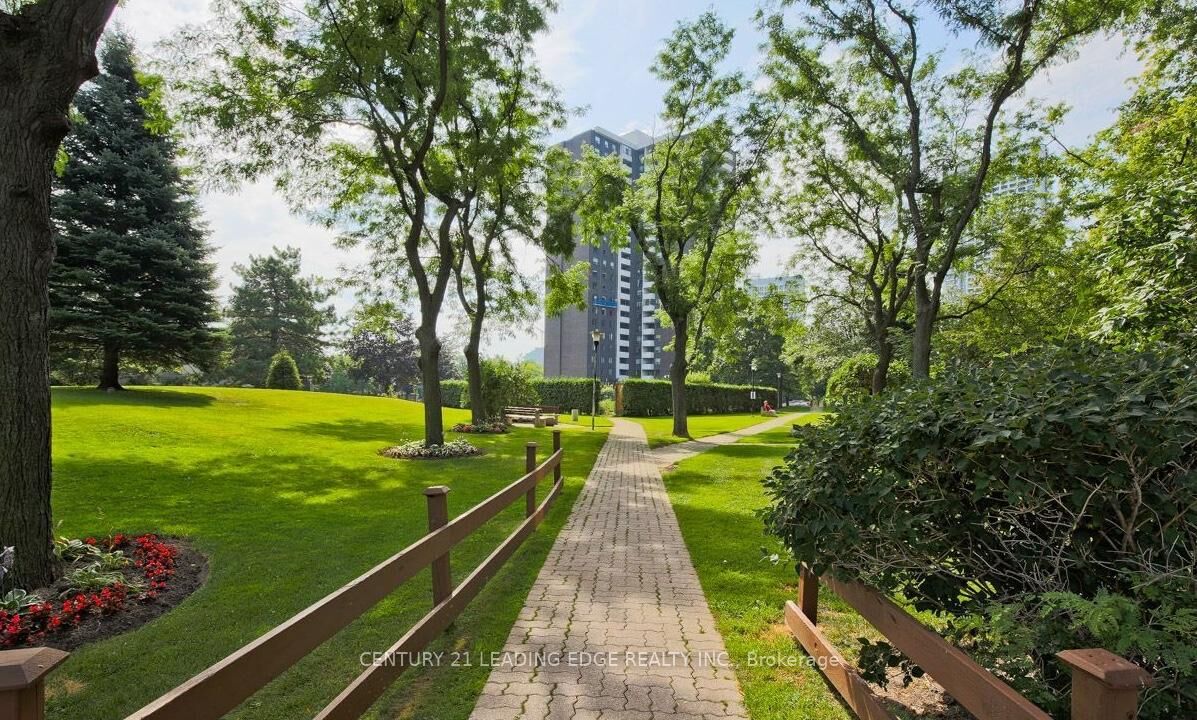 Property Photo:  10 Muirhead Road 2302  ON M2J 4P9