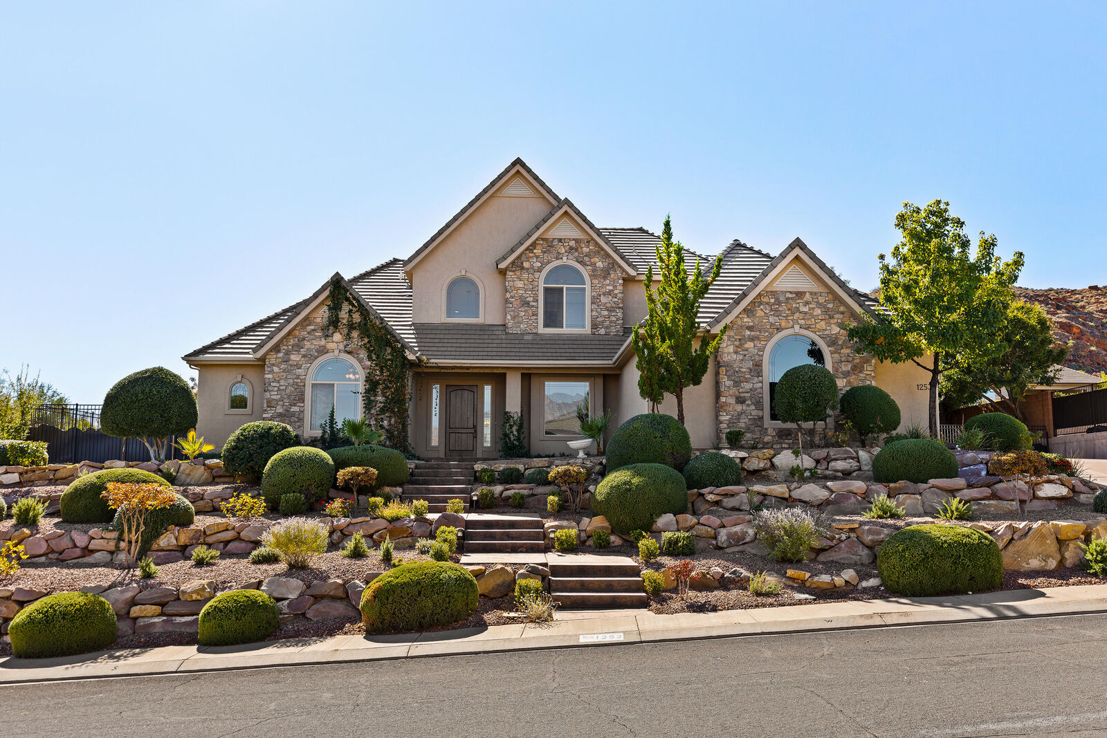 Property Photo: 1253 W Lexington St UT 84780