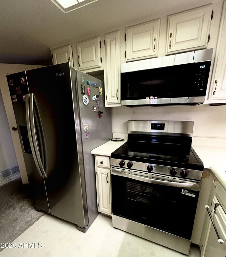 Property Photo:  10330 W Thunderbird Boulevard W B316  AZ 85351 