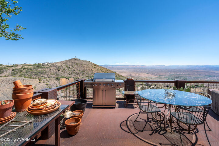 Property Photo: 201 County Road AZ 86331