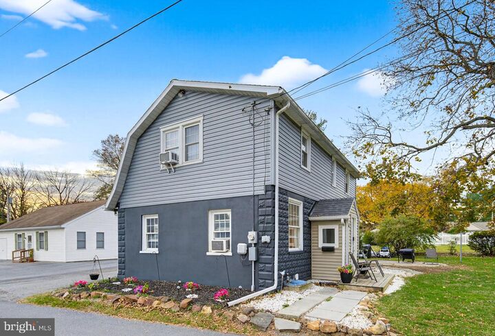 Property Photo:  6 South Avenue  PA 17538 